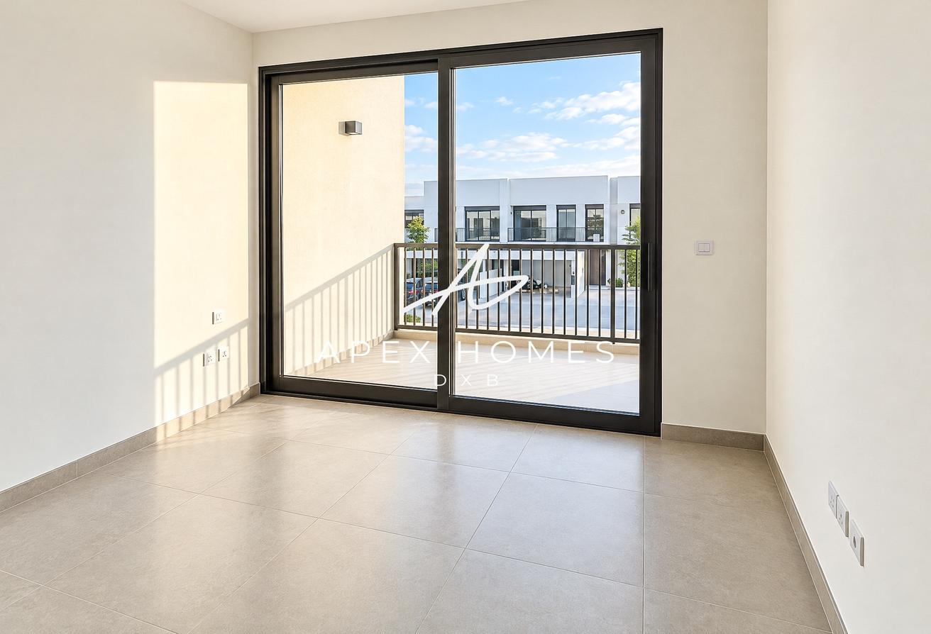 END CORNER UNIT | VACANT | SINGLE ROW | SPACIOUS photo 16