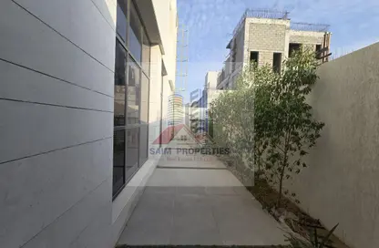 Villa - 4 Bedrooms - 5 Bathrooms for rent in Hoshi - Al Badie - Sharjah