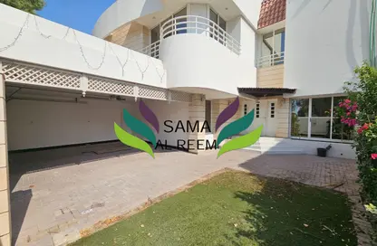 Villa - 4 Bedrooms - 4 Bathrooms for rent in Jumeirah 3 Villas - Jumeirah 3 - Jumeirah - Dubai