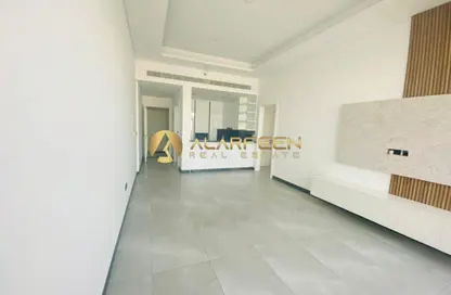 شقة - 2 غرف نوم - 2 حمامات للايجار في كيرف باي سيترو - ارجان - دبي