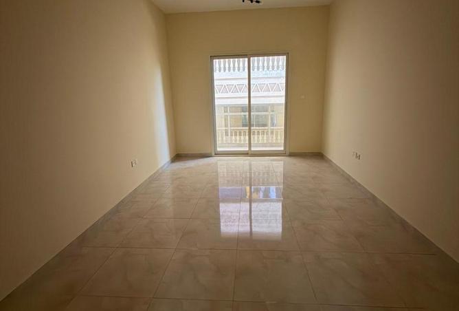 102420899 - Property Image 3
