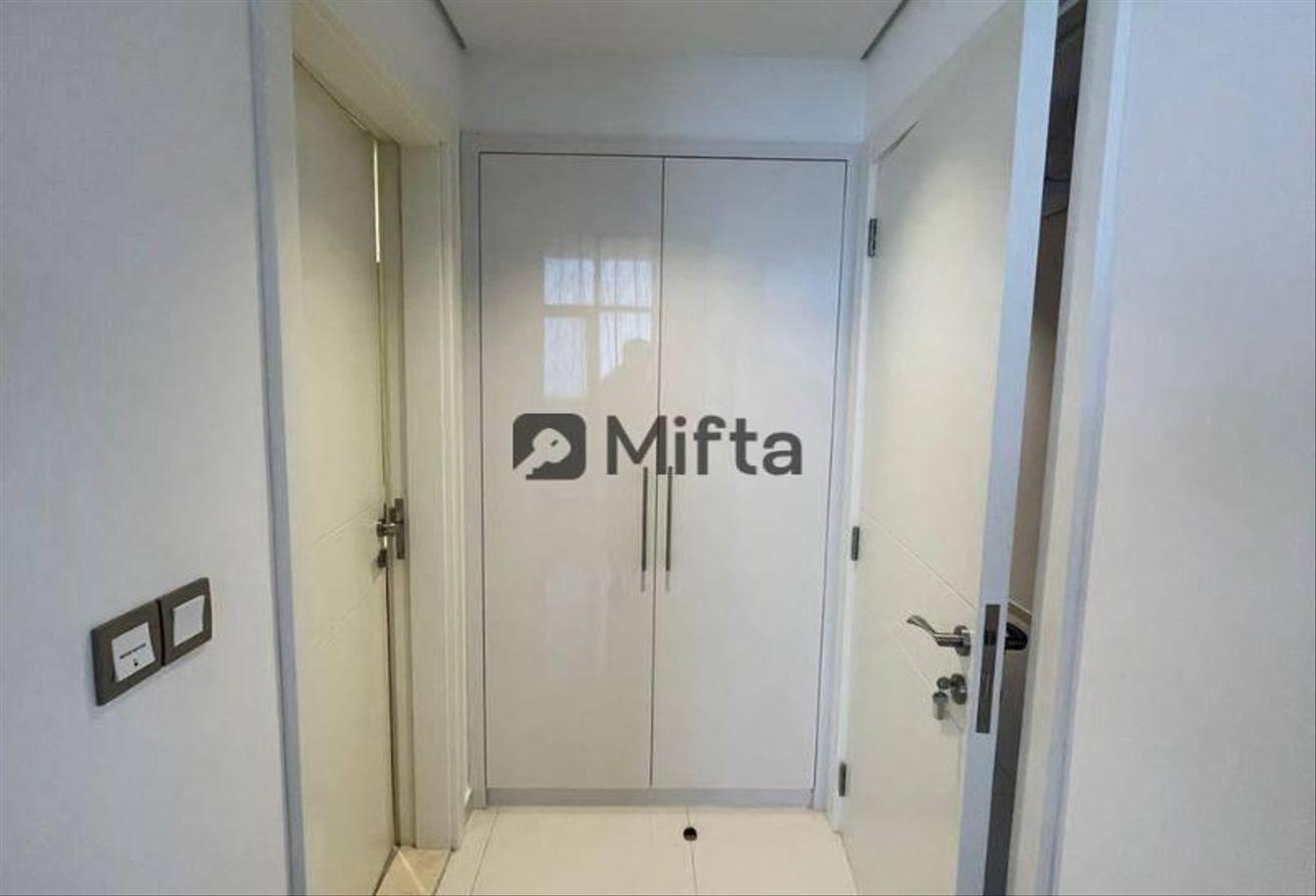 Stunning 1 BR | Fully Furnished | Prime photo 11