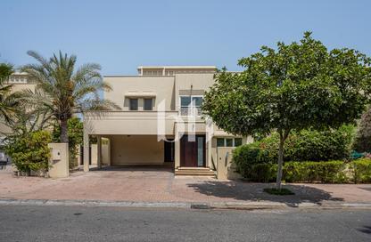 Villa - 4 Bedrooms - 4 Bathrooms for rent in Meadows 9 - Meadows - Dubai