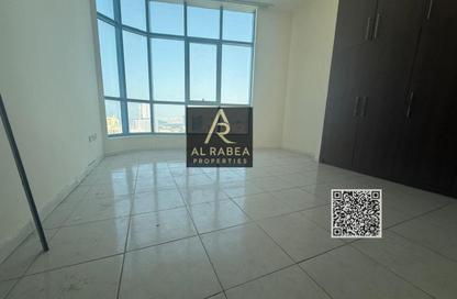 Office Space - 3 Bedrooms - 4 Bathrooms for rent in Corniche Tower - Ajman Corniche Road - Ajman