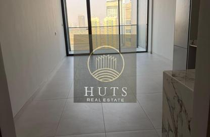 Apartment - Studio - 1 for rent in Amal Tower - Dubai Sports City - Dubai