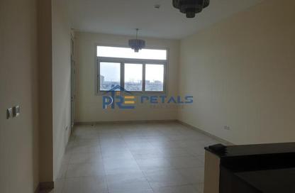 Apartment - 1 - 2 for rent in Daisy - Al Furjan - Dubai