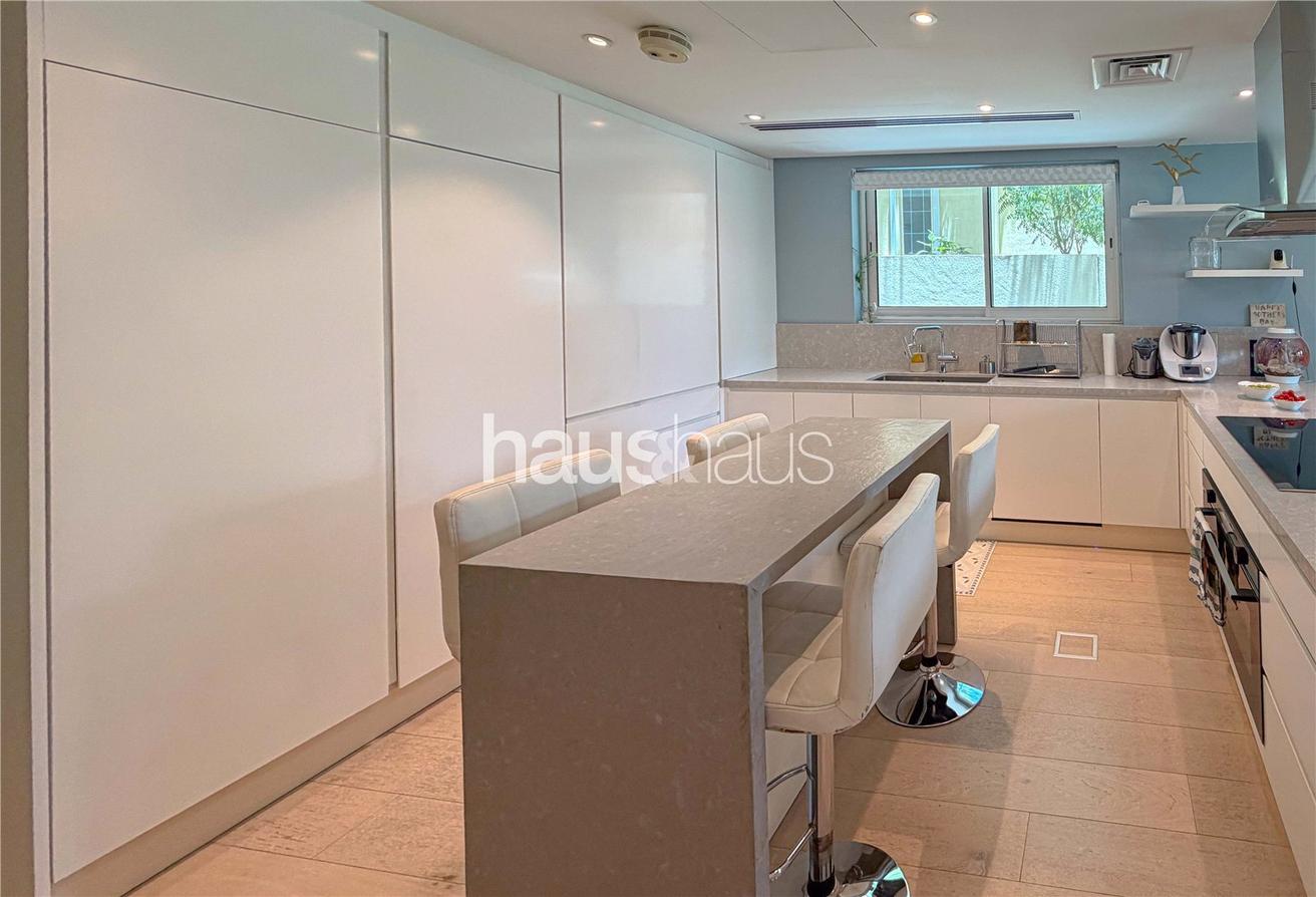 Upgraded | Private Pool | Large Plot photo 5
