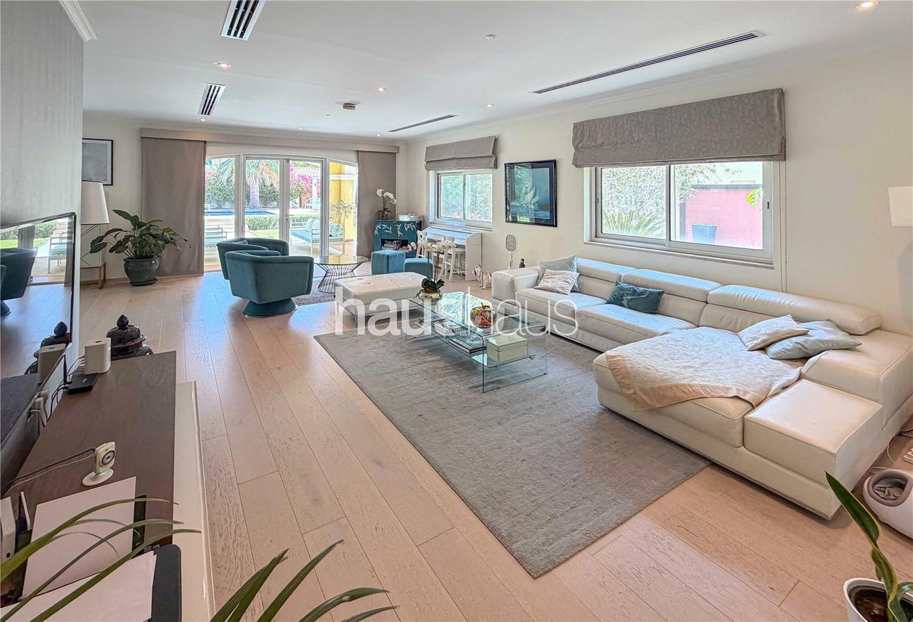 Upgraded | Private Pool | Large Plot photo 4