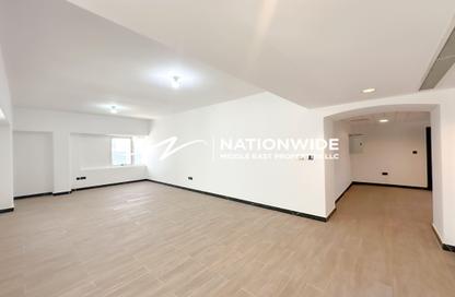 Apartment - 3 Bedrooms - 4 Bathrooms for rent in Hamdan Street - Abu Dhabi Apartment - 3 Bedrooms - 4 Bathrooms for rent in Hamdan Street - Abu Dhabi