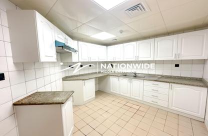 Apartment - 3 Bedrooms - 4 Bathrooms for rent in Hamdan Street - Abu Dhabi