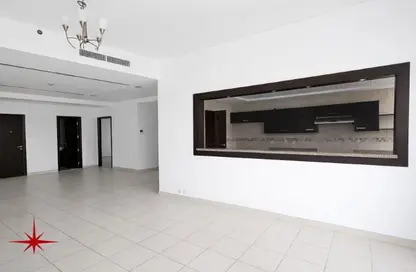 شقة - 2 غرف نوم - 2 حمامات للايجار في برج لطيفة - شارع الشيخ زايد - دبي