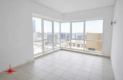 شقة - 2 غرف نوم - 2 حمامات للايجار في برج لطيفة - شارع الشيخ زايد - دبي