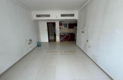 Apartment - Studio - 1 Bathroom for rent in New Al Taawun Road - Al Taawun - Sharjah