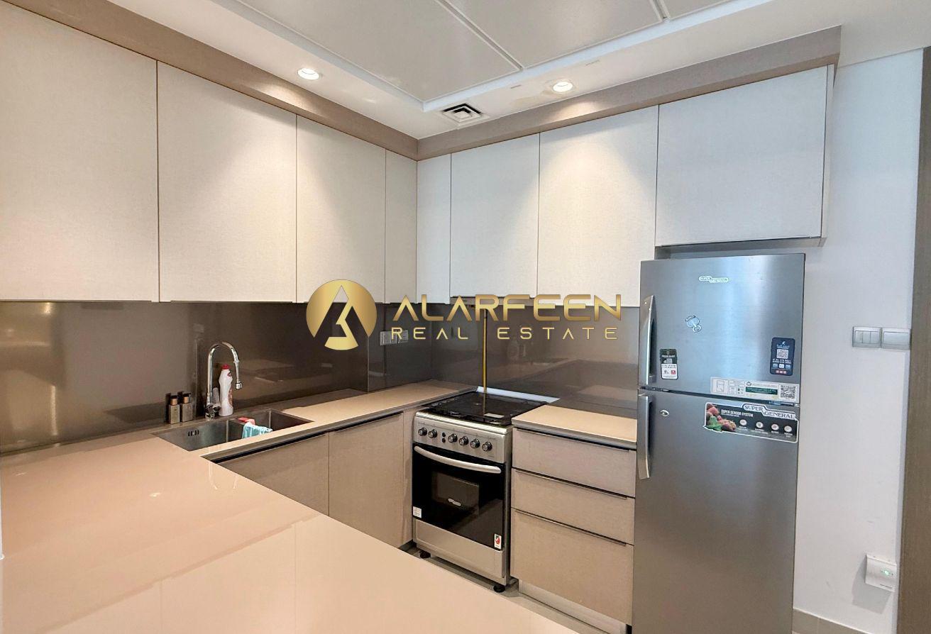 Near To Mall | Spacious Unit | Prime Location photo 4