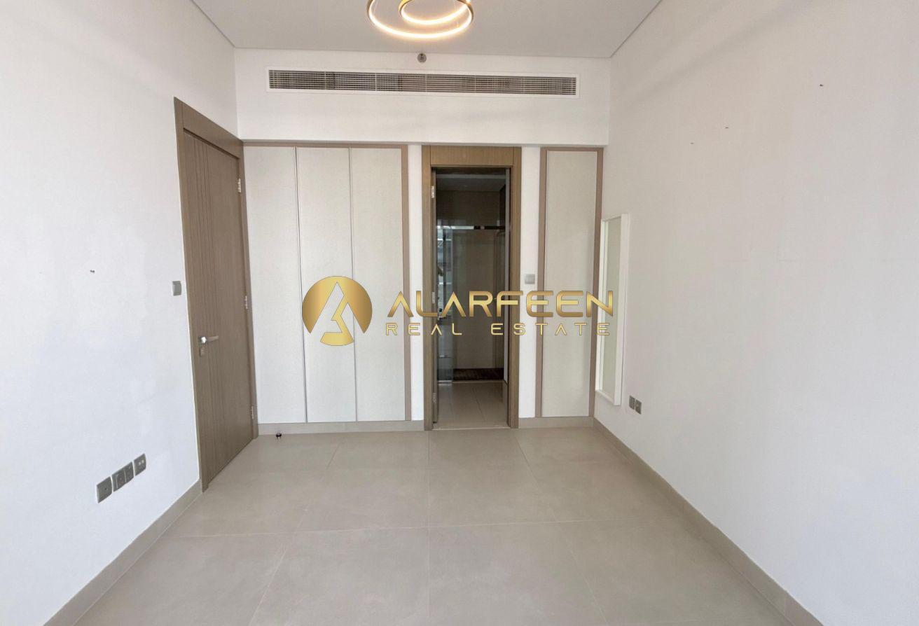 Near To Mall | Spacious Unit | Prime Location photo 8