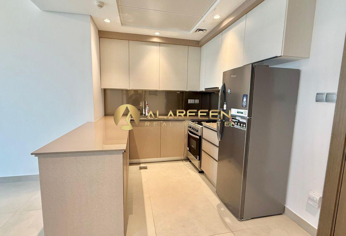 Near To Mall | Spacious Unit | Prime Location photo 5