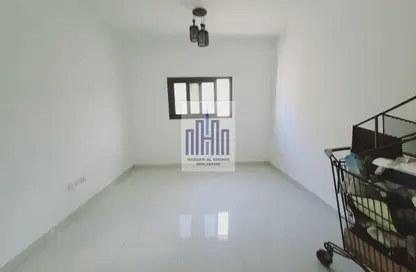 Apartment - 1 Bedroom - 2 Bathrooms for rent in Muwaileh 3 Building - Muwaileh - Sharjah