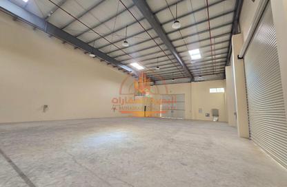 Warehouse - Studio - 2 Bathrooms for rent in Umm Al Thuoob - Umm Al Quwain