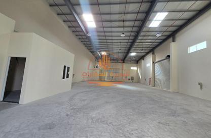 Warehouse - Studio - 2 Bathrooms for rent in Umm Al Thuoob - Umm Al Quwain