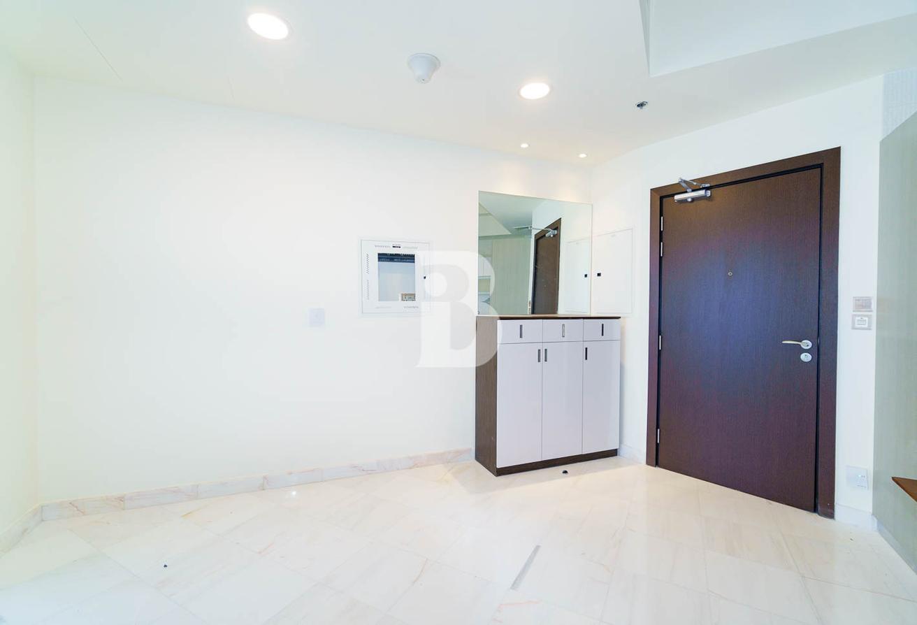 HIGH FLOOR UNIT | SPACIOUS LAYOUT | BURJ VIEWS photo 5