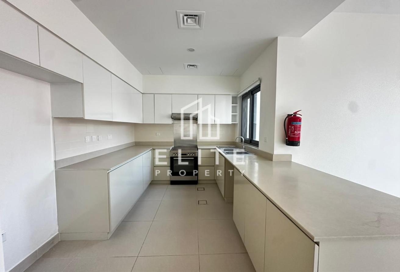 Cameltrack | | Upgraded | Close to Amenities photo 10