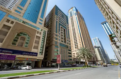 شقة - 2 غرف نوم - 2 حمامات للايجار في شارع التعاون - التعاون - الشارقة