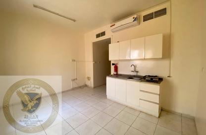 Apartment - Studio - 1 Bathroom for rent in Bu Tina - Al Sharq - Sharjah