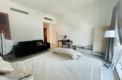 Apartment - Studio - 1 for rent in Cascades Tower - Dubai Marina - Dubai Apartment - Studio - 1 for rent in Cascades Tower - Dubai Marina - Dubai