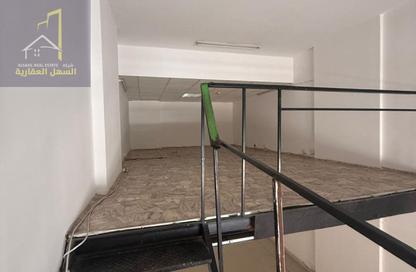 Shop - Studio for rent in Sheikh Saqir Bin Hamid Al Qasimi - Al Gharb - Sharjah