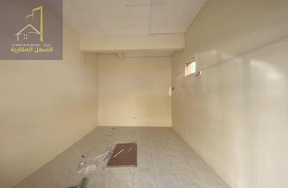 Shop - Studio for rent in Sheikh Saqir Bin Hamid Al Qasimi - Al Gharb - Sharjah