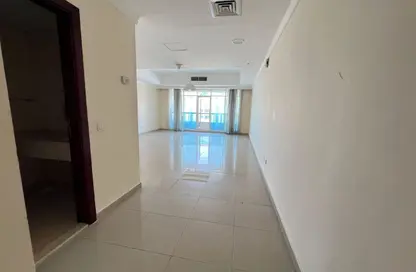 Apartment - 3 Bedrooms - 3 Bathrooms for rent in Al Taawun Street - Al Taawun - Sharjah
