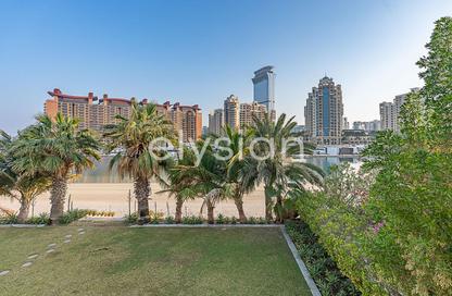 Villa - 6 Bedrooms - 7 Bathrooms for rent in Signature Villas Frond A - Signature Villas - Palm Jumeirah - Dubai