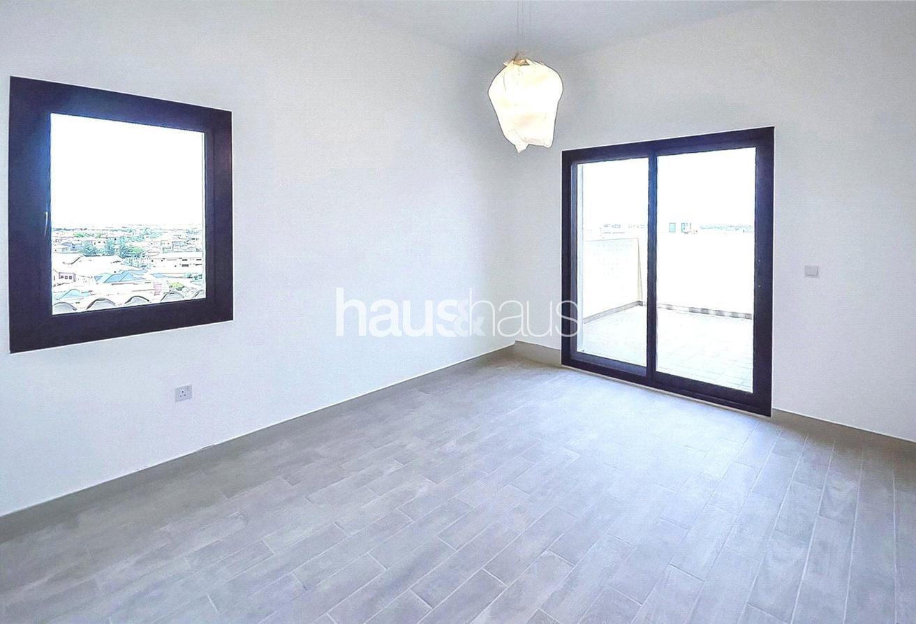 Open and Covered Terraces | Prime Location | 4 Bed photo 9