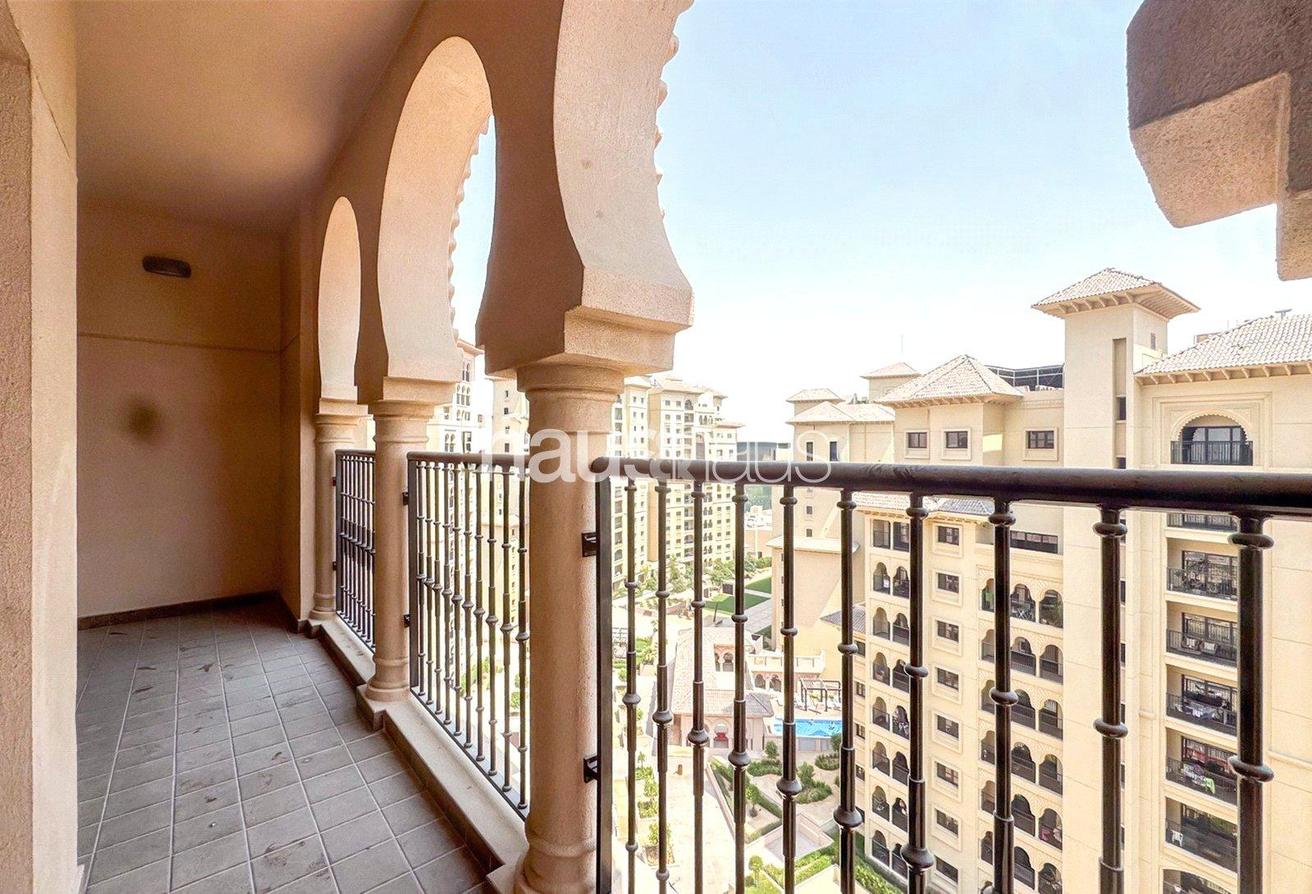 Open and Covered Terraces | Prime Location | 4 Bed photo 12