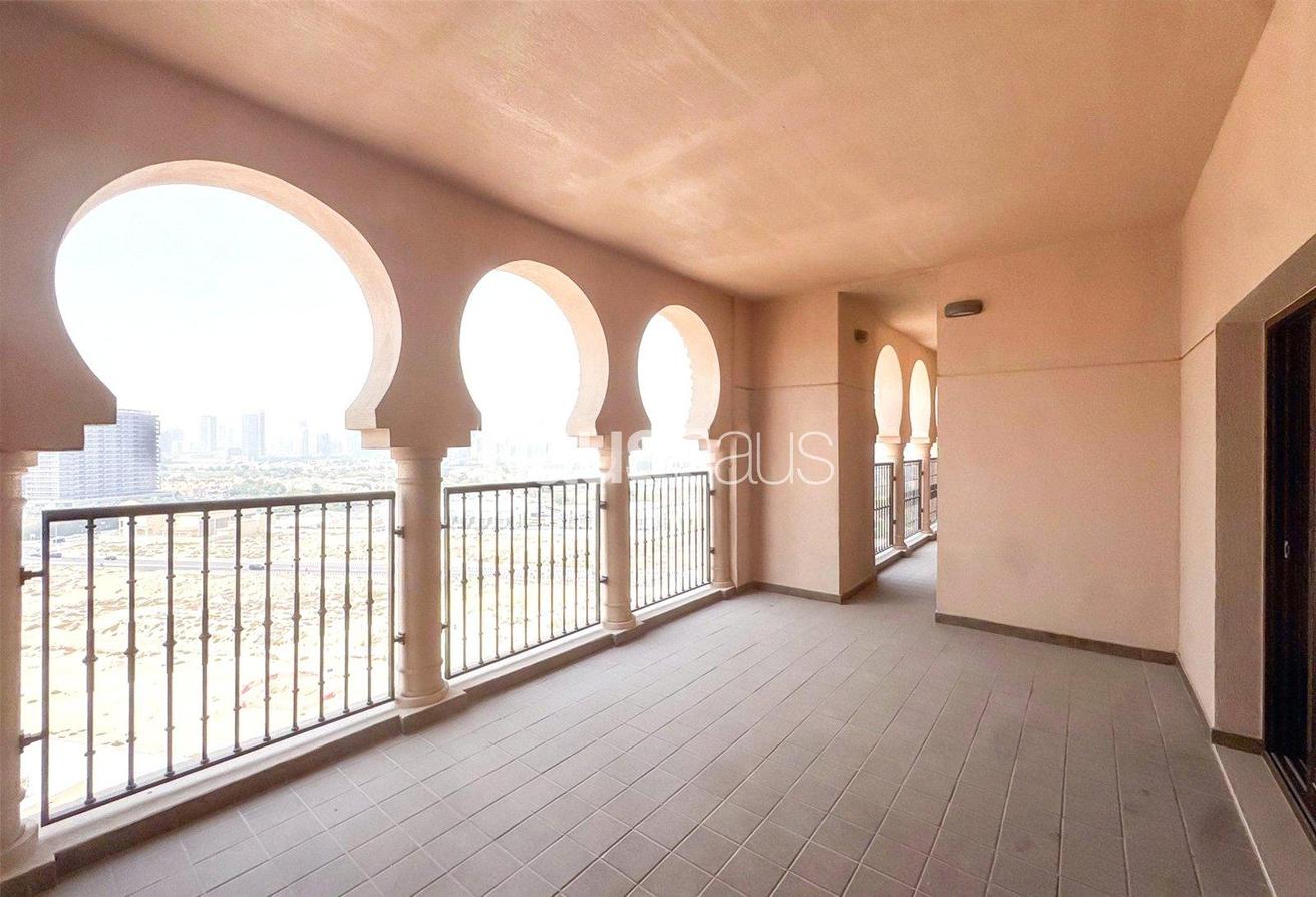 Open and Covered Terraces | Prime Location | 4 Bed photo 3