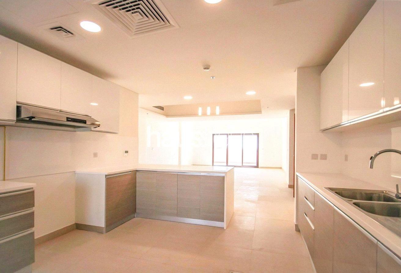 Open and Covered Terraces | Prime Location | 4 Bed photo 5