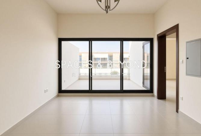Single row|Brand New|Spacious 4BED|Prime Area photo 3
