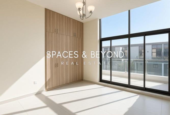 Single row|Brand New|Spacious 4BED|Prime Area photo 2