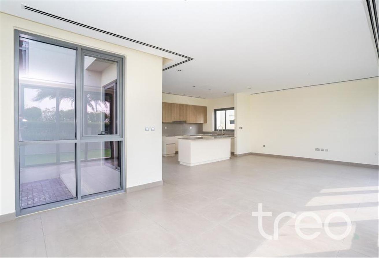 Vacant now | Unfurnished | Landscaped photo 5