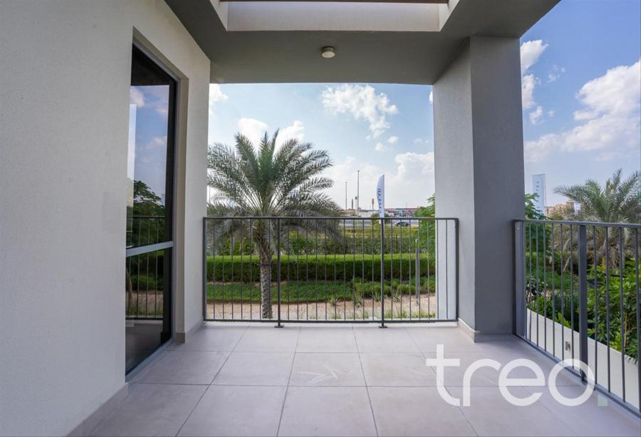Vacant now | Unfurnished | Landscaped photo 11