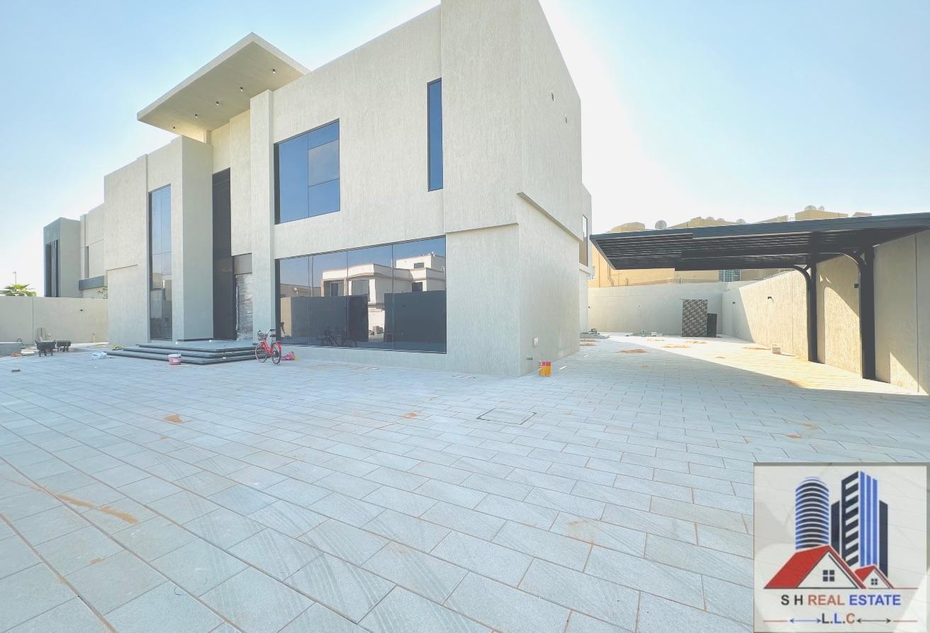 Brand New 5Master Bedrooms Villa Price Nogatible
