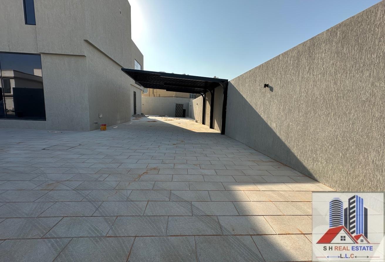 Brand New 5Master Bedrooms Villa Price Nogatible photo 4