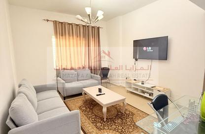 Apartment - 1 - 2 for rent in Al Khan 9 building - Al Khan - Sharjah