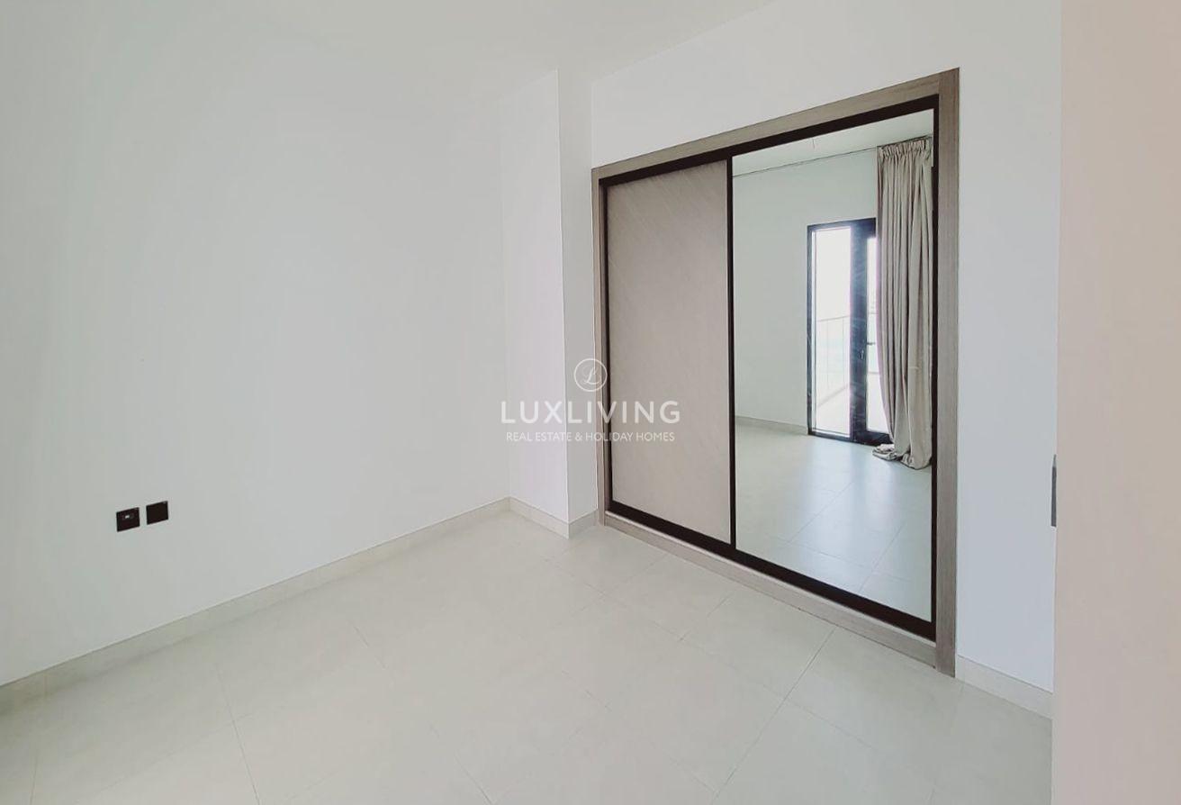 Burj Khalifa Vew | Vastu | Huge Balcony photo 10