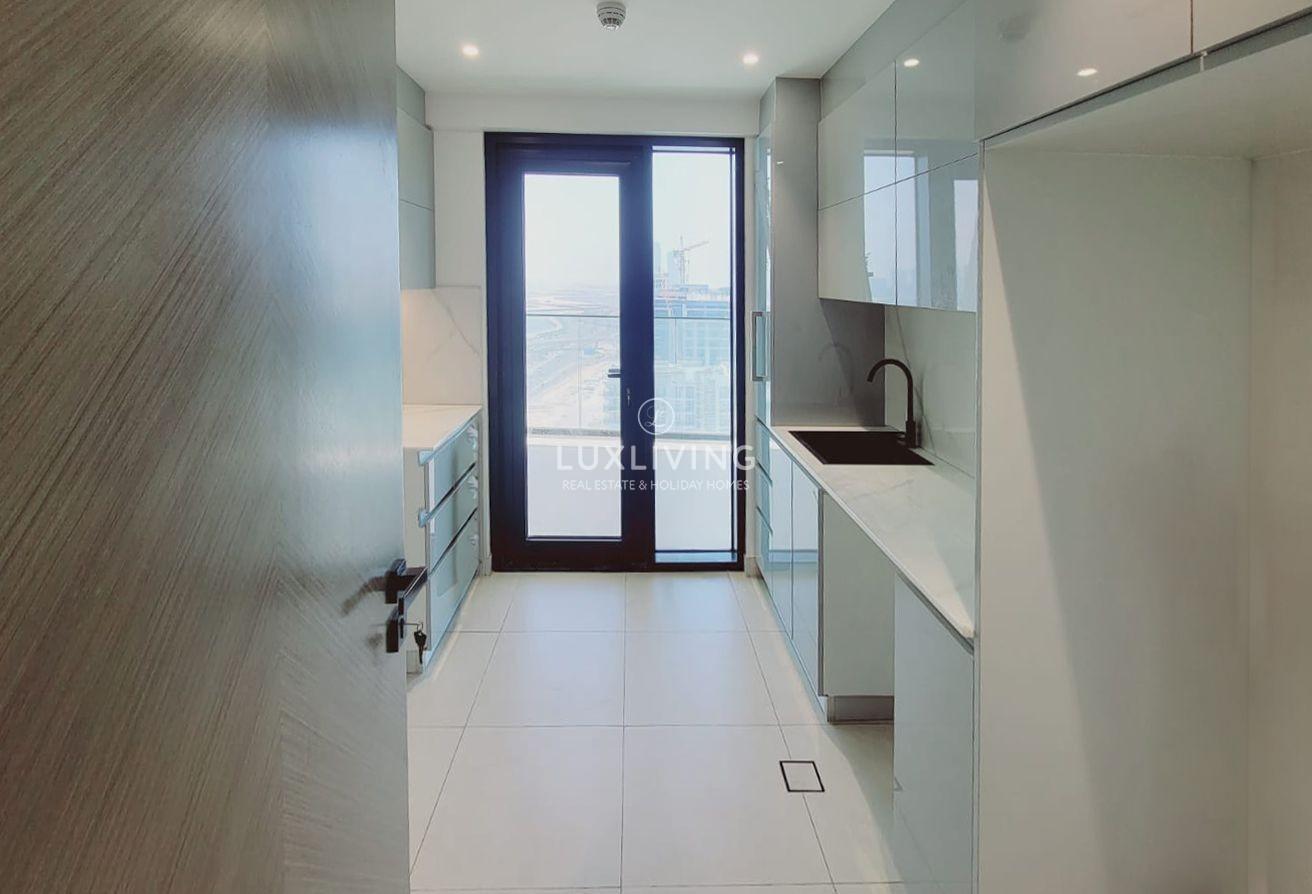 Burj Khalifa Vew | Vastu | Huge Balcony photo 7