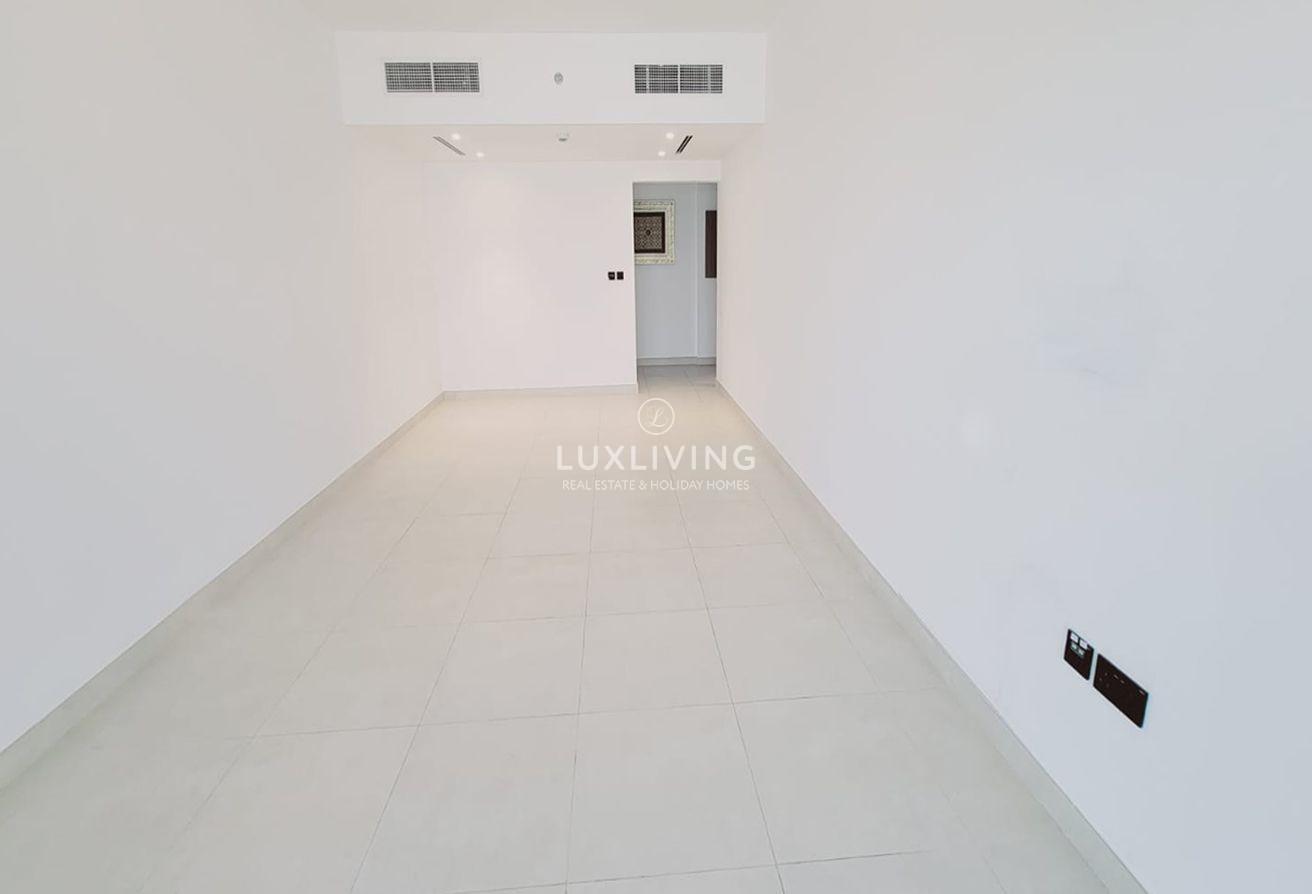 Burj Khalifa Vew | Vastu | Huge Balcony photo 4