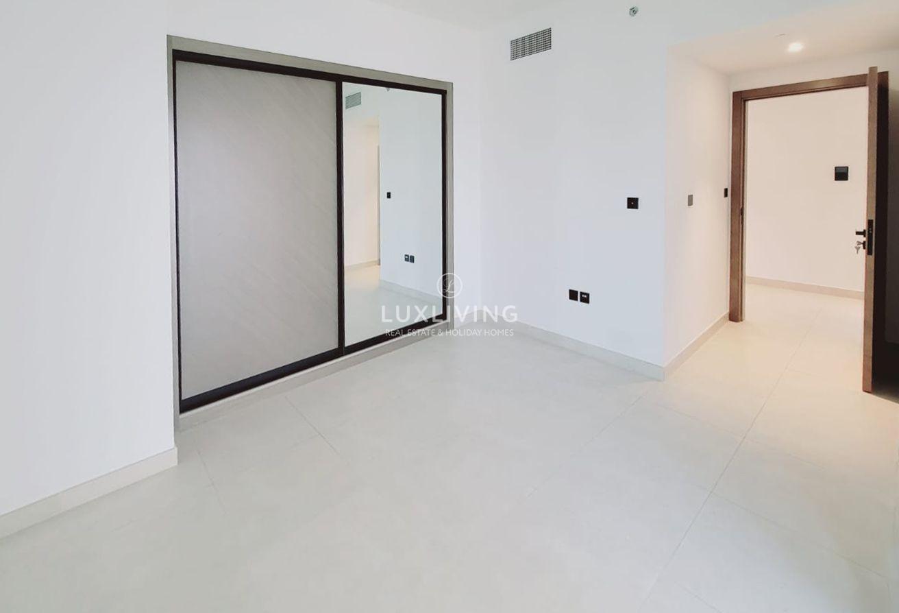 Burj Khalifa Vew | Vastu | Huge Balcony photo 9
