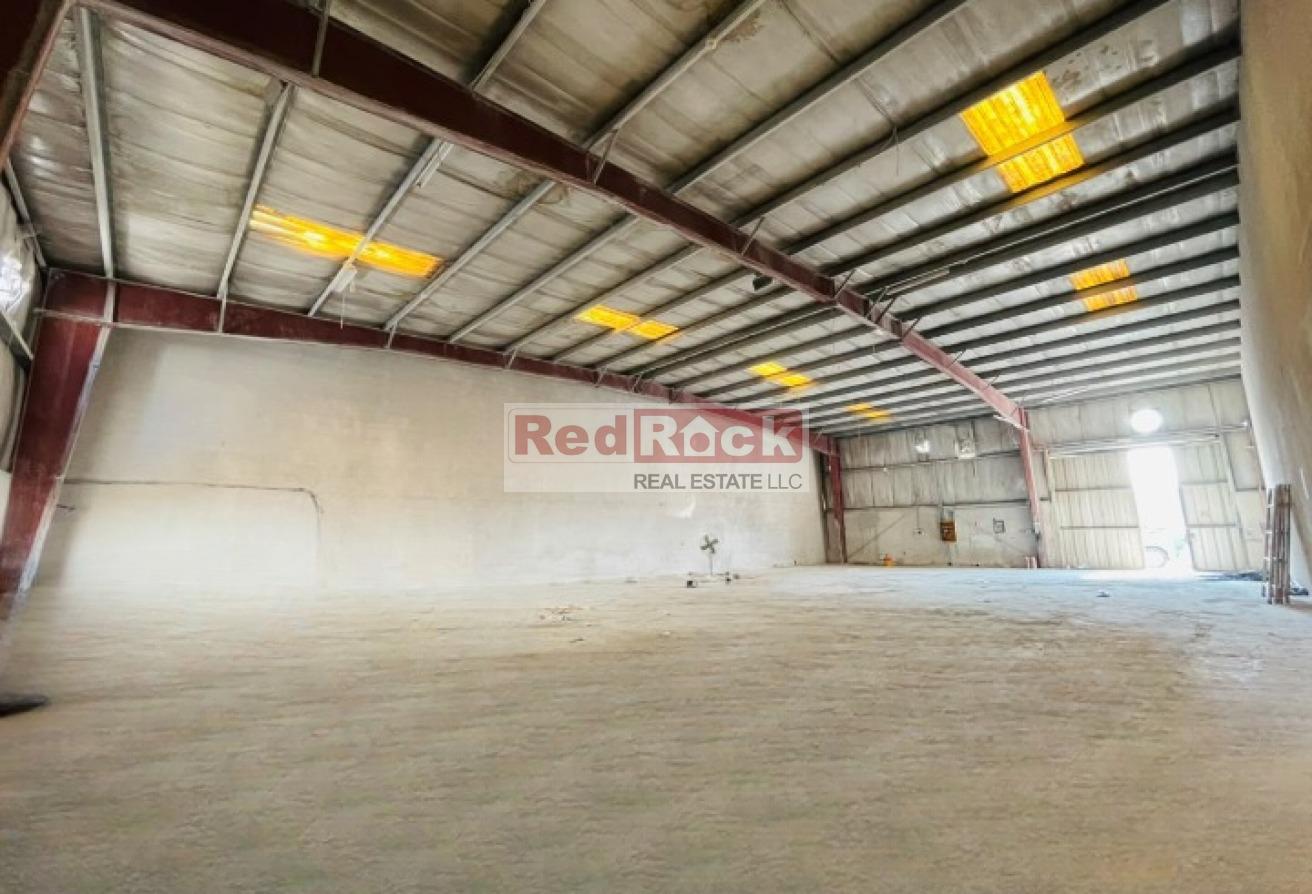 Pillar Less 4142 Sqft Warehouse in Al Quoz 3