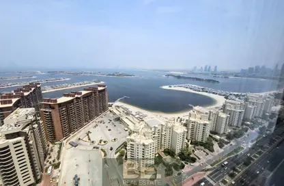 Apartment - Studio - 1 Bathroom for rent in The Palm Tower - Palm Jumeirah - Dubai