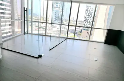 مكتب - استوديو - 1 حمام للايجار في B2B  برج - الخليج التجاري - دبي